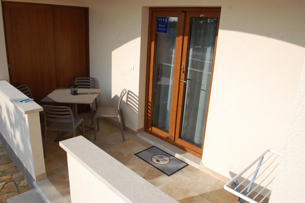 Apartmani Diana Новиград Екстериор снимка