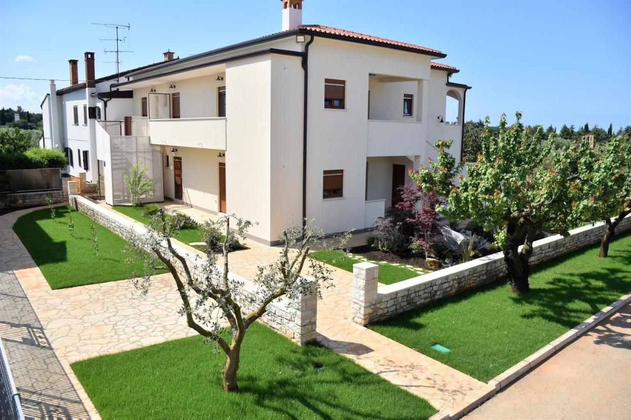 Apartmani Diana Новиград Екстериор снимка