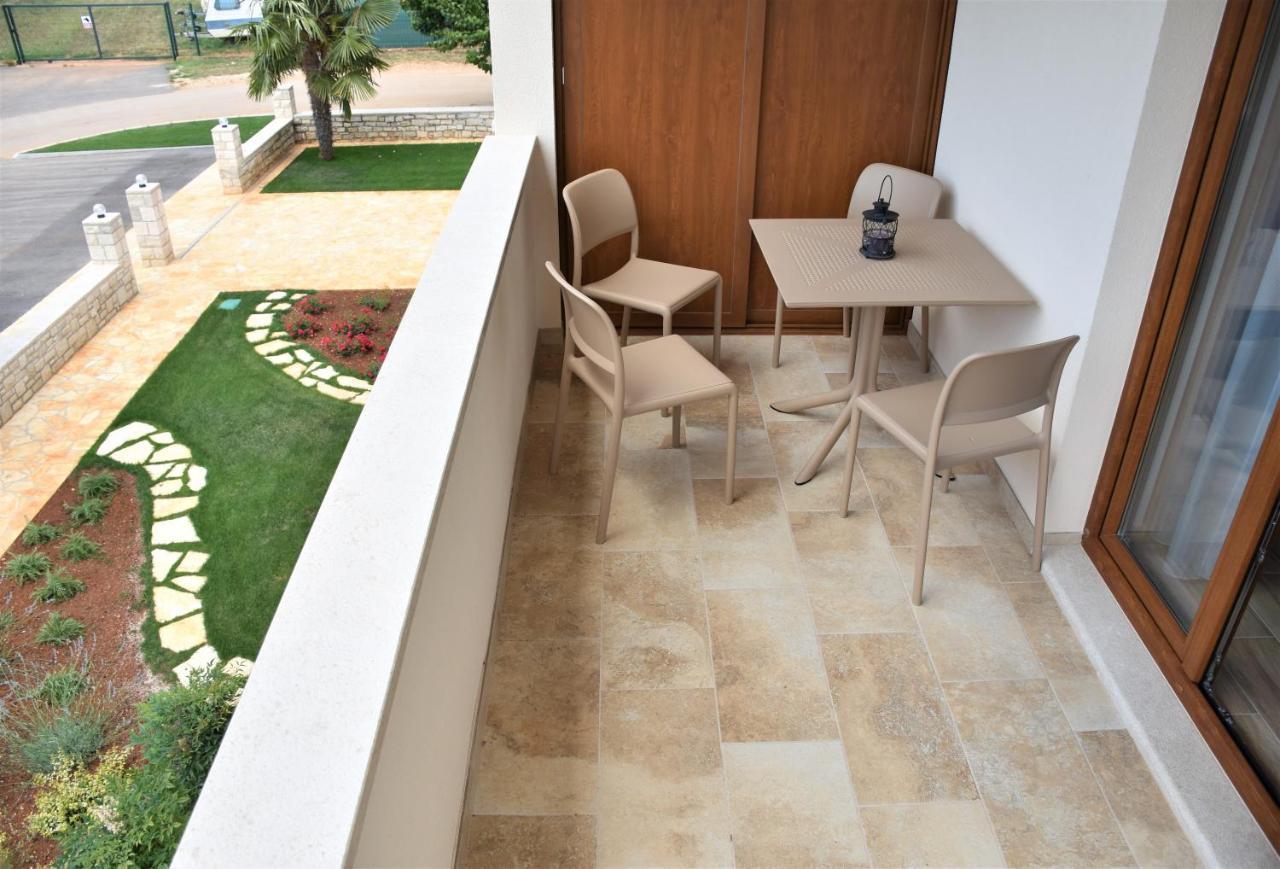 Apartmani Diana Новиград Екстериор снимка