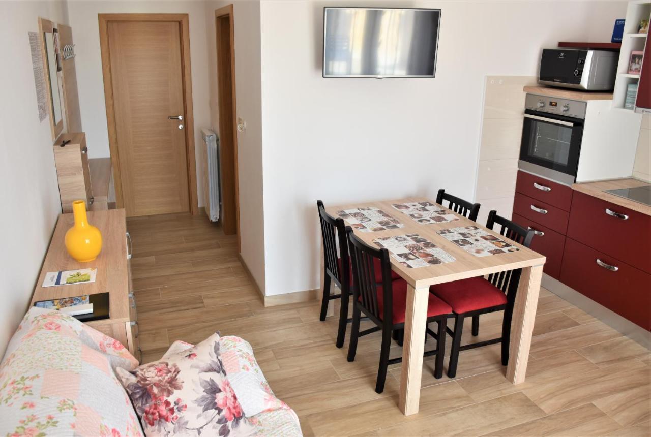 Apartmani Diana Новиград Екстериор снимка
