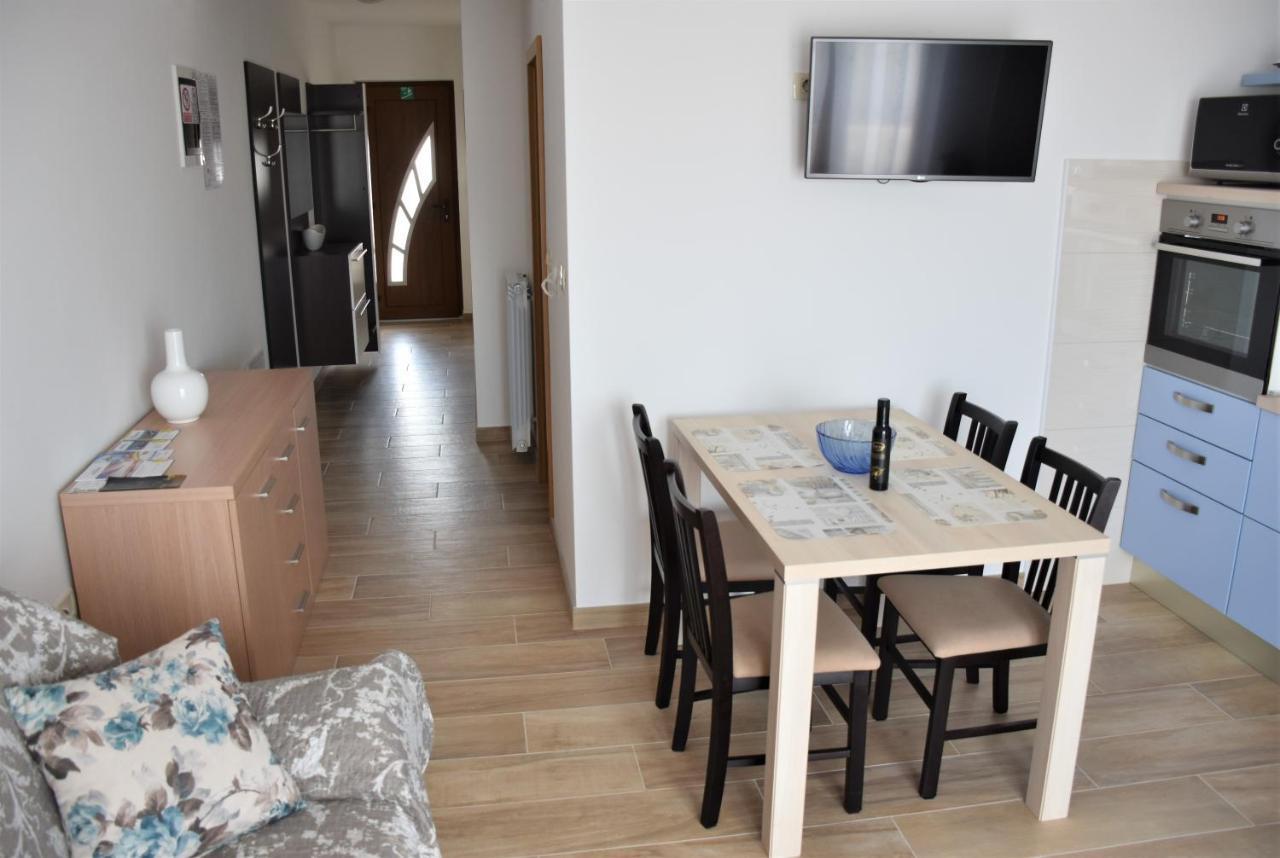 Apartmani Diana Новиград Екстериор снимка