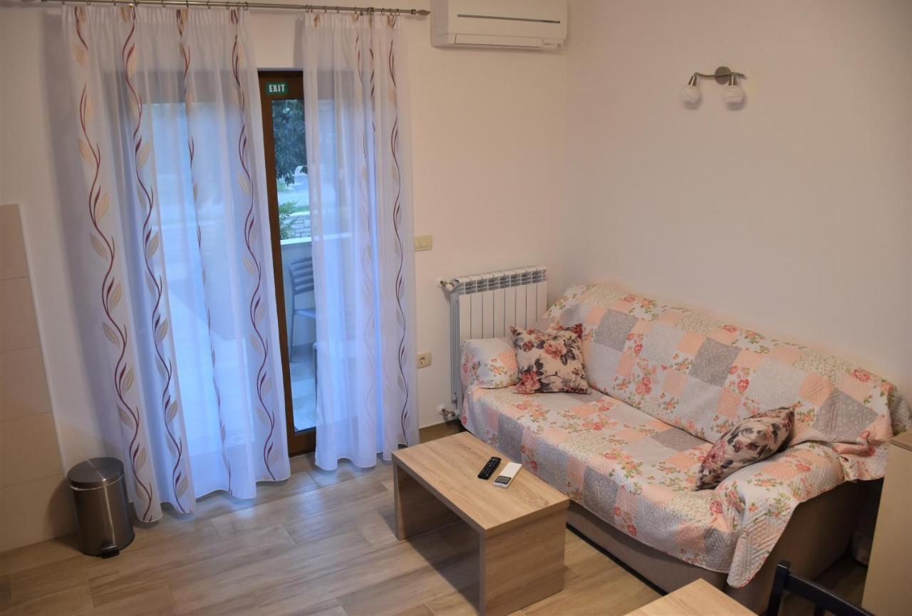 Apartmani Diana Новиград Екстериор снимка